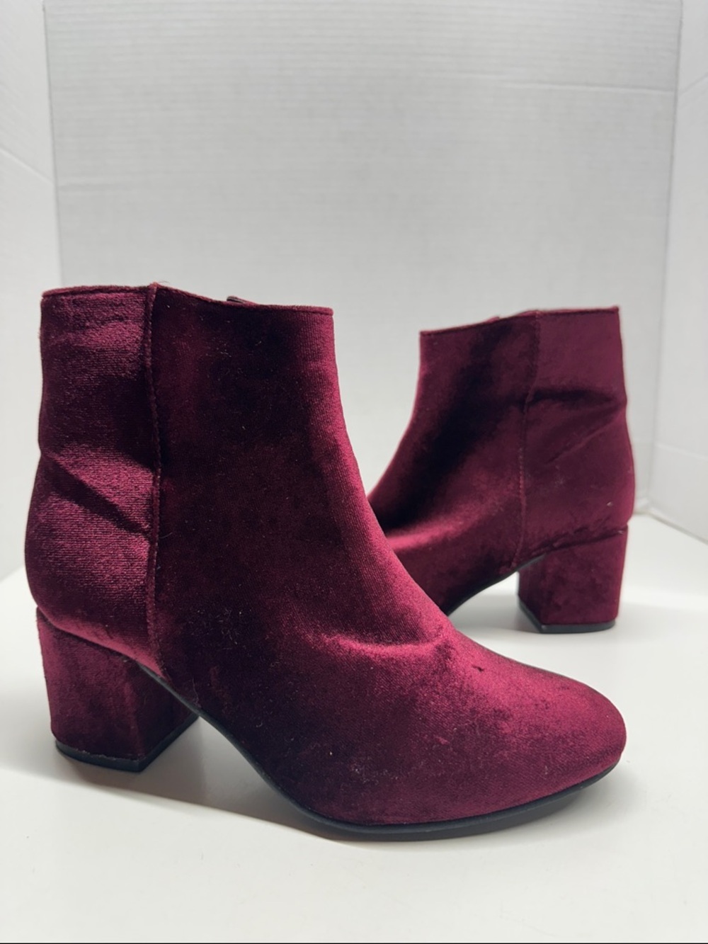 Steve Madden Herow Ankle Boots Booties Vegan Suede Heeled Shoes Red Size 8.5